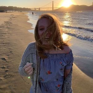 Meet your Posher, Emily